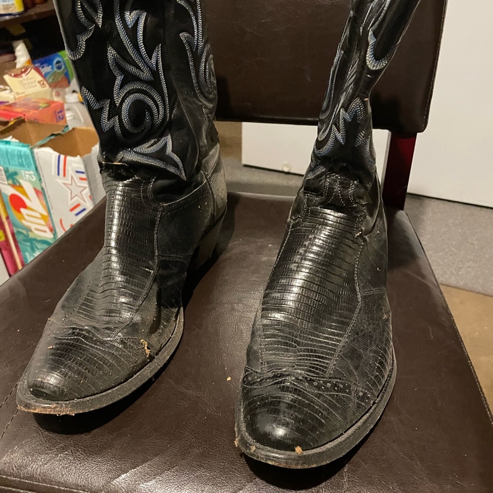 Justin Boots Black and Blue Western Boots with stitching great condition